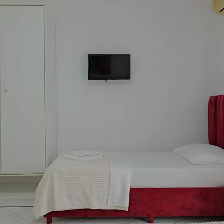Eden * Sarandë