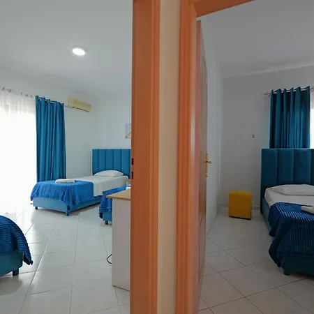 Eden Hotel *