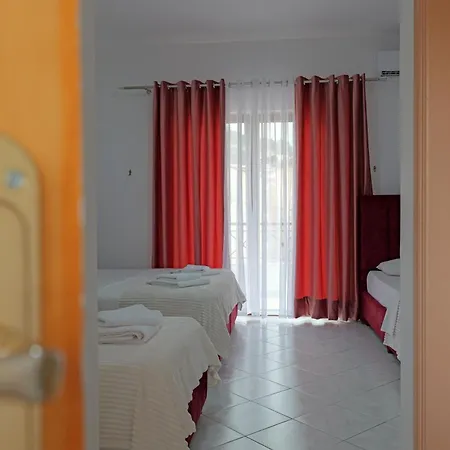 Eden * Sarandë
